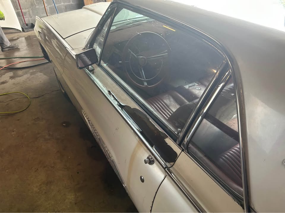 1963 Ford Thunderbird