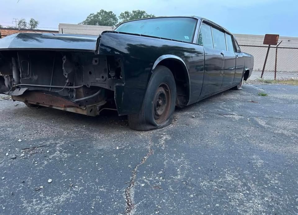 1965 Lincoln Limo