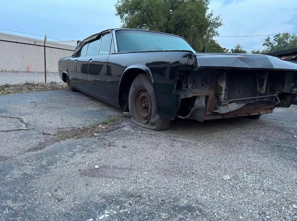 1965 Lincoln Limo