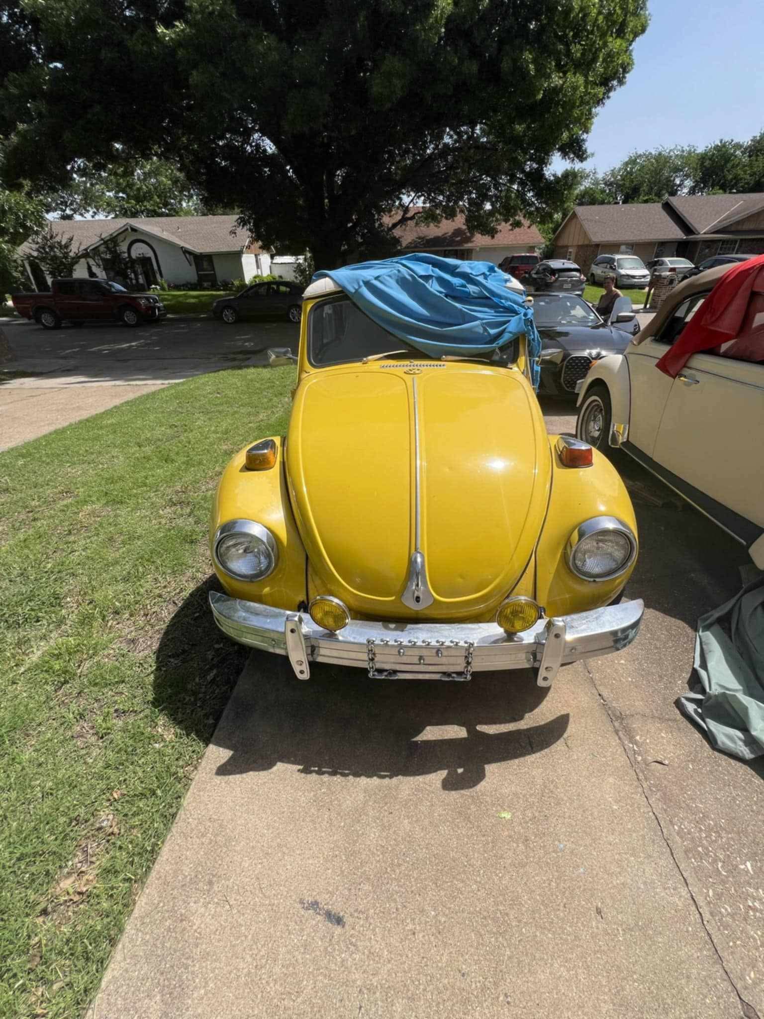 1971 VW Super Beetle Convertible, yellow