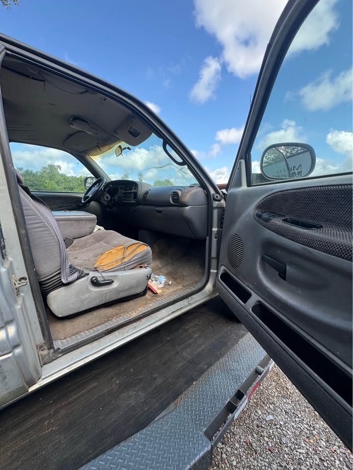 1999 Dodge D250