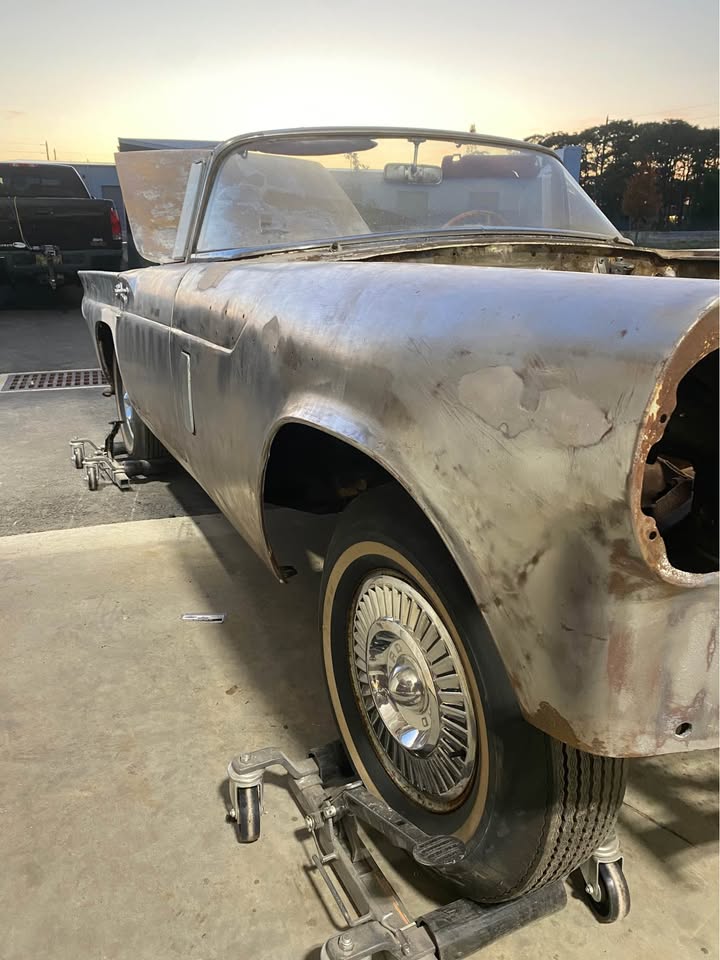 1957 Ford Thunderbird